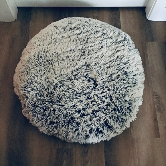 Calming Dog Plush Bed - New! From Staging! - Picture 1 of 3